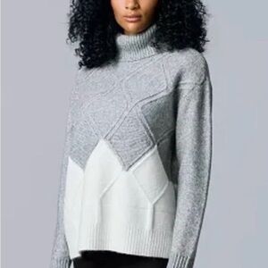 Simply Vera Vera Wang Gray and Cream Turtleneck Sweater